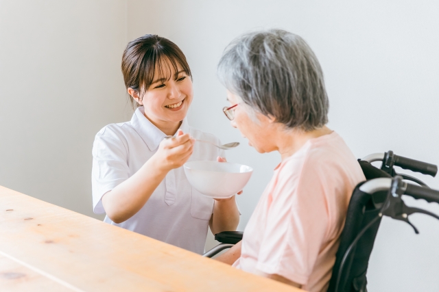 老人ホームで働く看護師